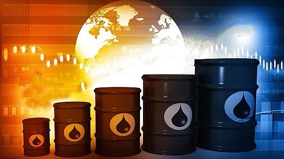 Giá xăng dầu giảm mạnh do ảnh hưởng của Omicron